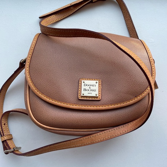 Dooney and Bourke crossbody bag - Picture 1 of 10